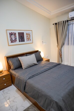 2 bedrooms, iron/ironing board, free WiFi, bed sheets