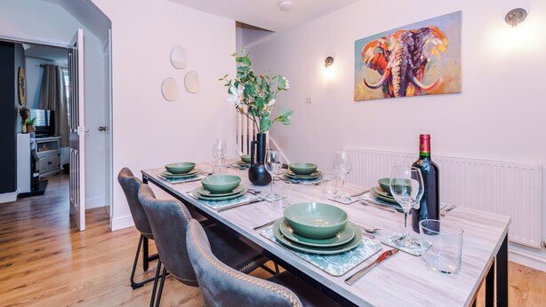 Maison | Repas dans la chambre