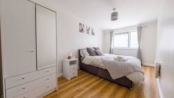 2 bedrooms, iron/ironing board, WiFi, bed sheets