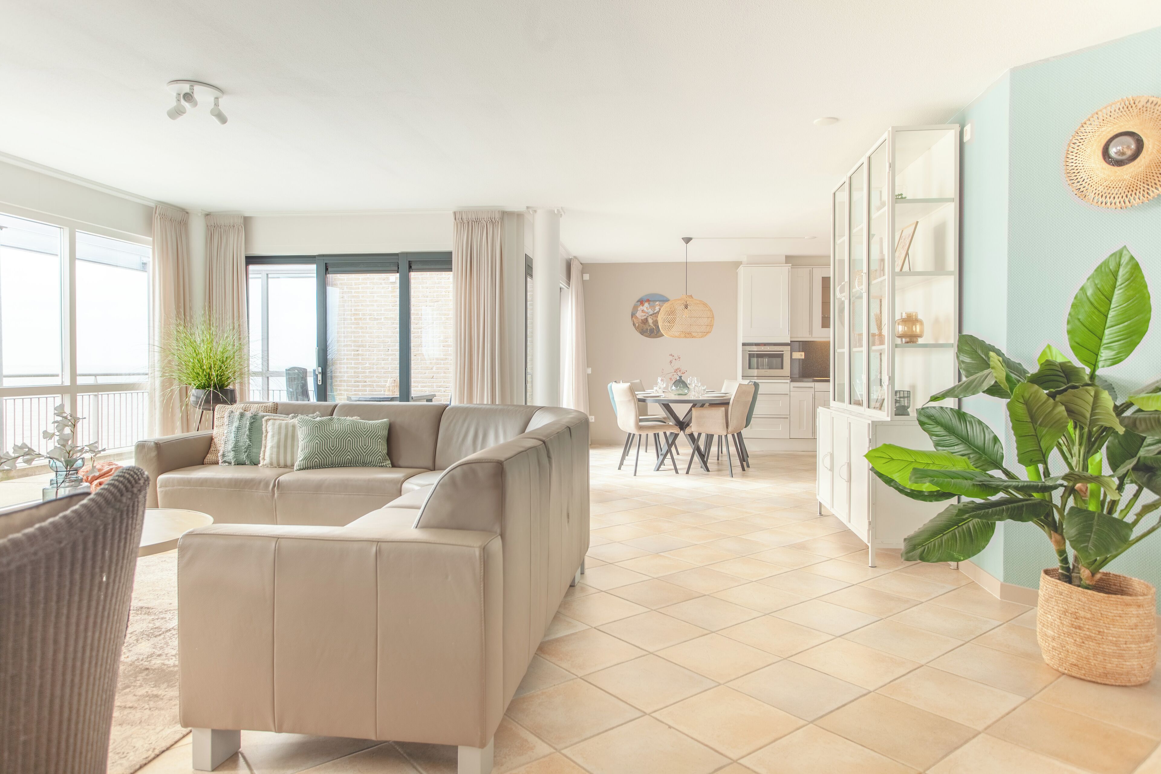 Smart-TV, DVD-Player, Stereoanlage