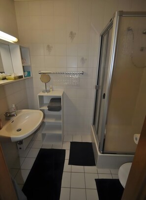 Bruser, hårtørrer, håndklæder