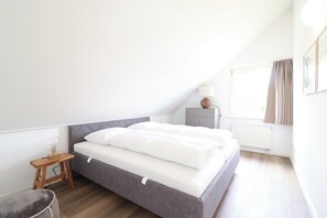 3 bedrooms, iron/ironing board, WiFi