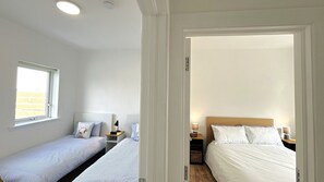 2 Schlafzimmer, Reisekinderbett, kostenloses WLAN, Bettwäsche