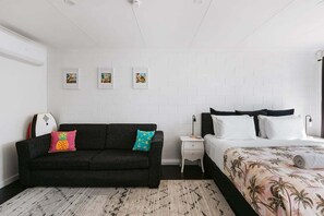 3 habitaciones, tabla de planchar con plancha, wifi y ropa de cama 