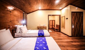 Hypo-allergenic bedding, down duvets, iron/ironing board, rollaway beds - Paro Heritage (Paro)