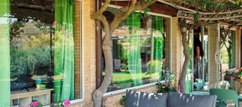 Agritourism. Accommodation x 4 + 1 persons with outdoor kitchen. Garden view.