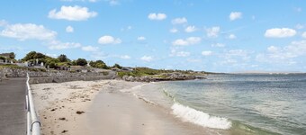 Tigh an Bheachaire Carraroe