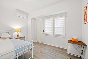 2 slaapkamers, een bureau, wifi, beddengoed