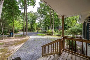 Property grounds - Nicely Updated Three Bedroom Home in Ocean Pines (Ocean Pines)