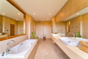 Villa, balcón | Baño