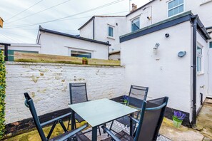 House | Terrace/patio