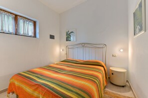 2 slaapkamers, een strijkplank/strijkijzer, wifi, beddengoed