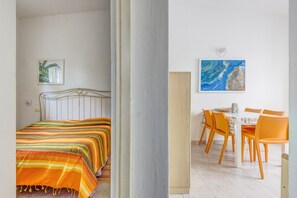 2 bedrooms, iron/ironing board, WiFi, bed sheets - The Terrace Overlooking the Bay of Marina di Campo (Marina di Campo)