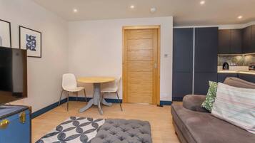 Televisión, oficina