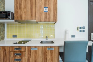 Apartment, Balcony | Private kitchen