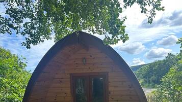 Cabaña básica, patio, vista al resort | Wifi gratis