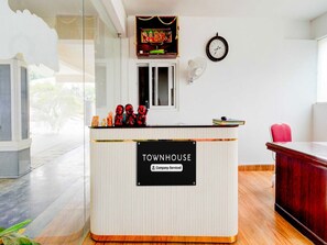 House | Meja sambut tetamu