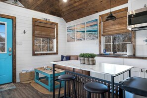 Dining - Hollmig Trio - Sleeps 18, Cowboy Pool & 3 Hot Tubs (Fredericksburg)