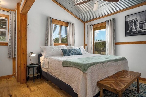 7 bedrooms, iron/ironing board, WiFi, bed sheets