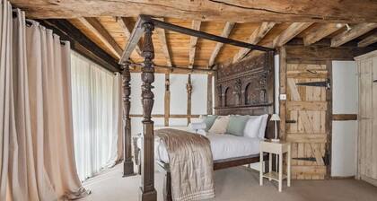2-Bed Barn| Private Drive & Gardens - By Tempstay