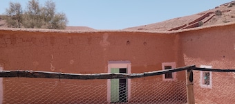 Peaceful Countryside Home in Rose Valley, Steps from Mgouna Castle