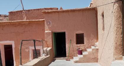 Peaceful Countryside Home in Rose Valley, Steps from Mgouna Castle