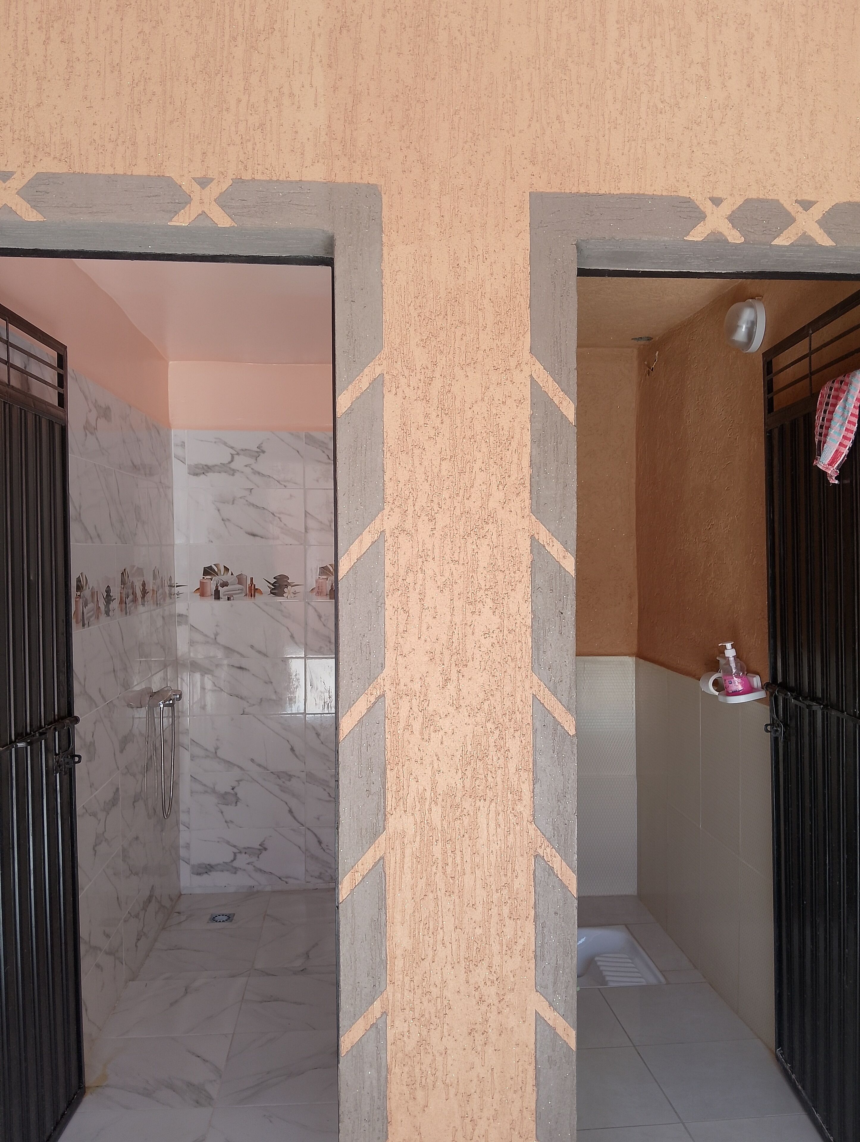 Serviettes fournies, savon, papier toilette