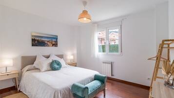 2 habitaciones, tabla de planchar con plancha, wifi y ropa de cama