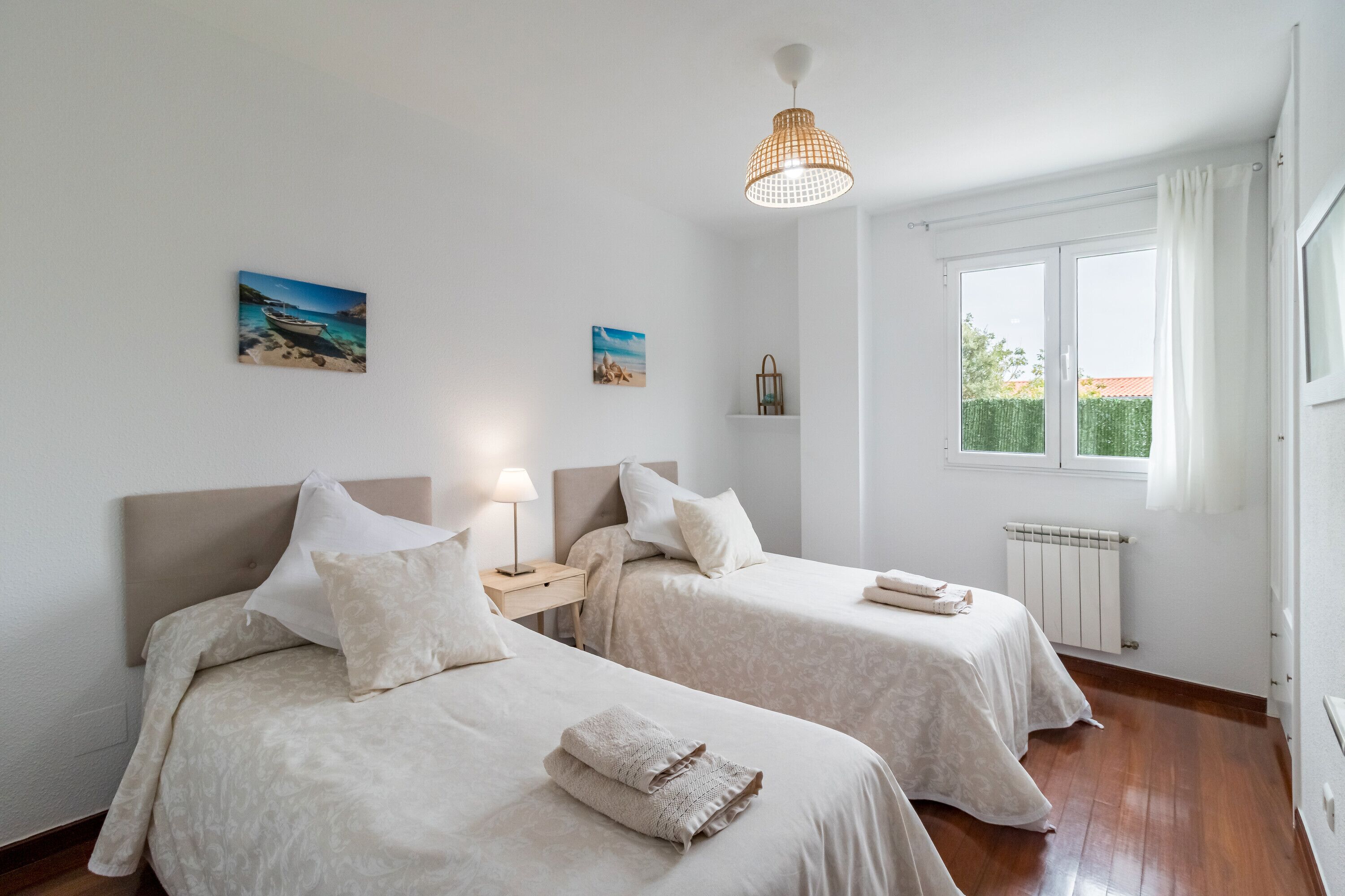 2 slaapkamers, een strijkplank/strijkijzer, wifi, beddengoed