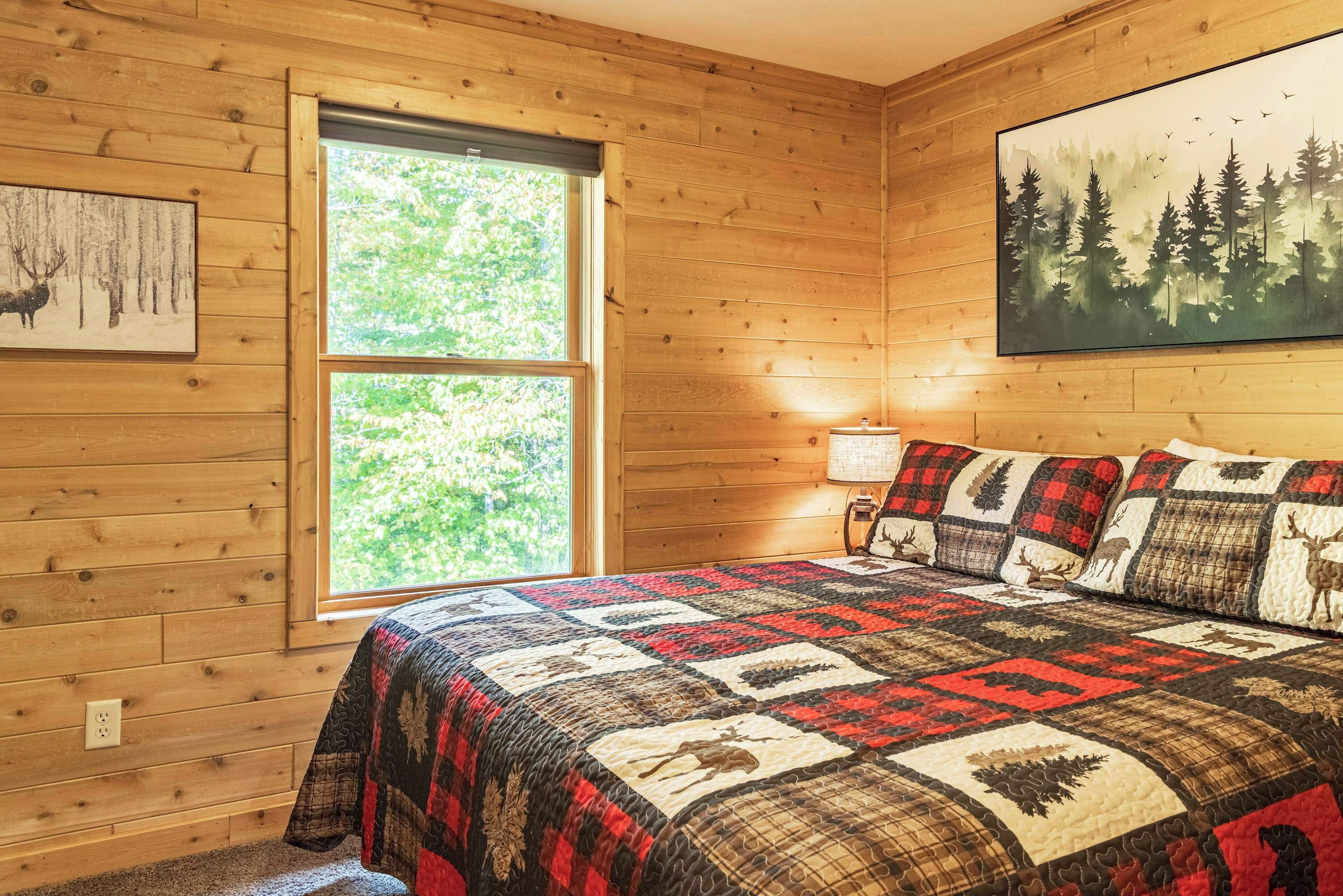 4 bedrooms, desk, iron/ironing board, travel crib