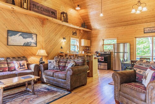 Snowmobile Cabin |Grand Marais Trails | Sleeps 10