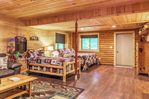 4 chambres, bureau, fer et planche à repasser, lit parapluie