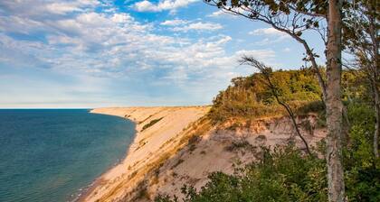 Aurora Basecamp at Pictured Rocks Sleeps 10