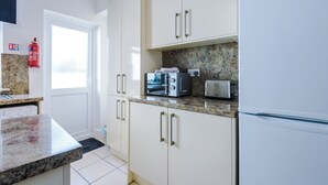 House, Patio | Private kitchen - 70 Walter Street (Chester)