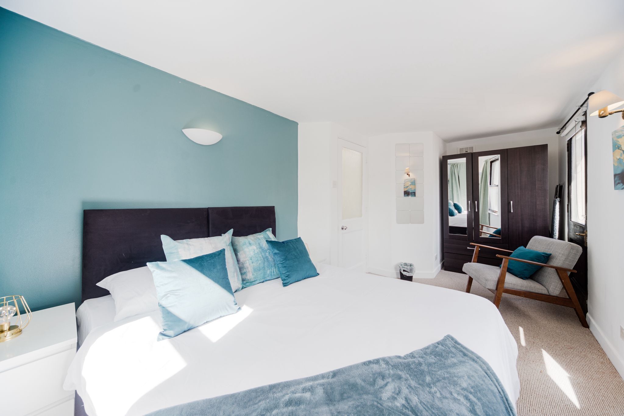 3 bedrooms, iron/ironing board, free WiFi, bed sheets