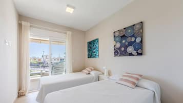 2 habitaciones, tabla de planchar con plancha, wifi y ropa de cama