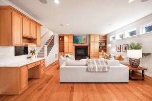 TV, fireplace, offices