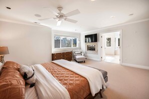6 Schlafzimmer, Schreibtisch, Bügeleisen/Bügelbrett, WLAN