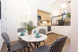 아파트 (1 Bedroom) | 객실 내 식사 공간