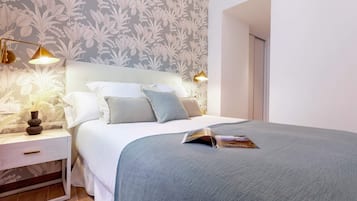 1 habitación, tabla de planchar con plancha, wifi gratis y ropa de cama