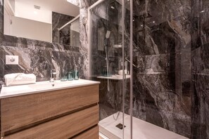 Bathroom - Luxury Apartment in Sevilla Center. Pajaritos V (Seville)