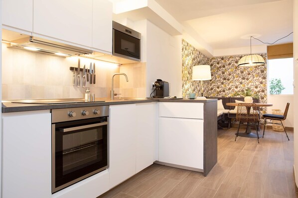 Apartment (1 Bedroom) | Private kitchen
