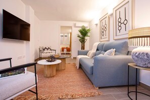 Apartment (1 Bedroom) | Living room