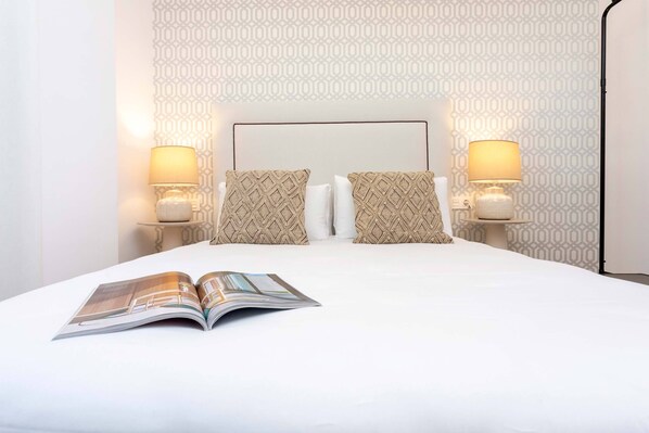 4 bedrooms, iron/ironing board, bed sheets