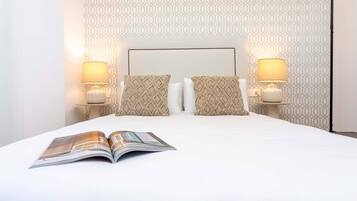 Apartment (4 Bedrooms) | 4 bedrooms, iron/ironing board, free WiFi, bed sheets