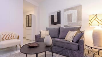 Apartment (1 Bedroom) | Wohnbereich