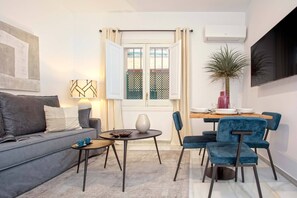 Apartment (1 Bedroom) | Living area - Cozy Apartment in Sevilla Center. Baños IV (Seville)