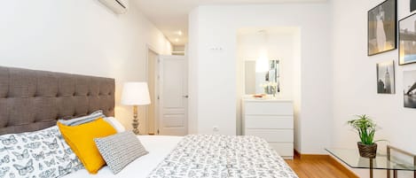 Huoneisto (2 Bedrooms) | 2 makuuhuonetta, silitysrauta/-lauta, ilmainen Wi-Fi, vuodevaatteet