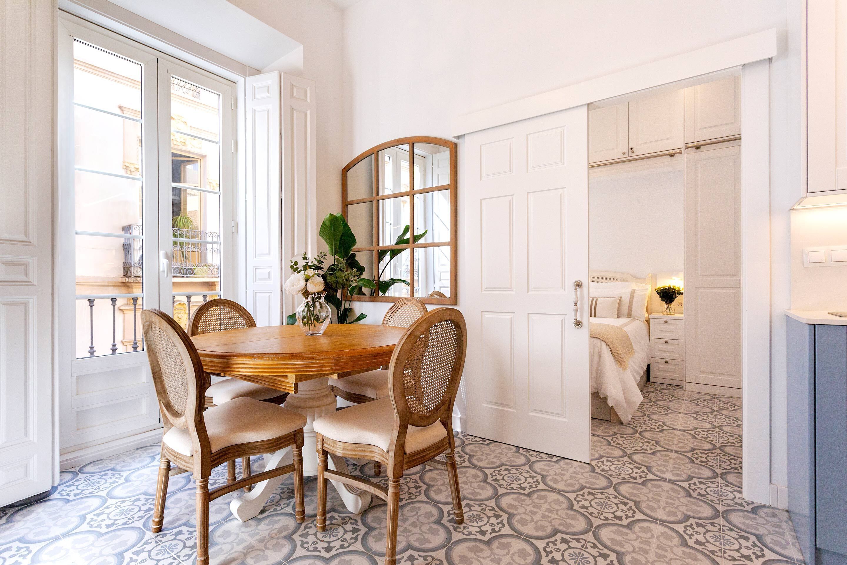 Apartamento (2 Bedrooms) | Opções para refeição no quarto