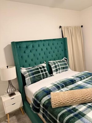 Quarto clássico, 1 cama Queen, para não fumantes | Wi-Fi de cortesia